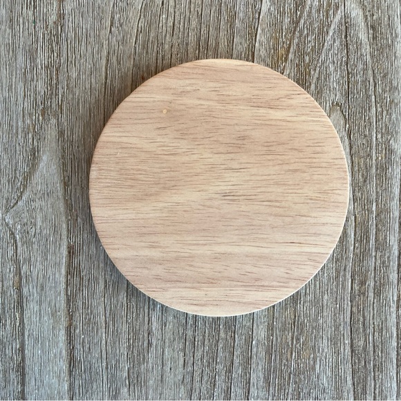 Wooden M initial coasters - Picture 3 of 3